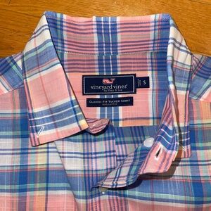 Men’s Vineyard Vines Button Up size small